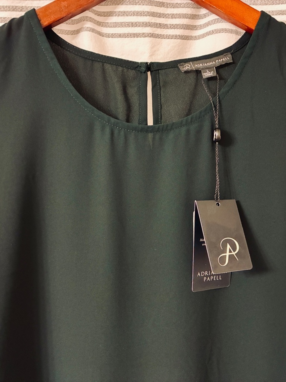 Adrianna Papell Forest Green Sleeveless Round-Neck Blouse